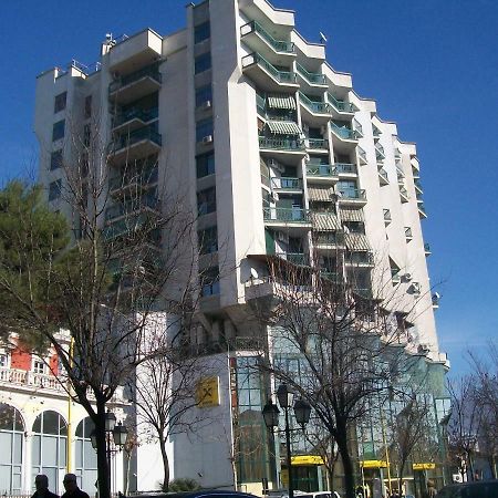Sun Tower-Center Of Tirana Διαμέρισμα Εξωτερικό φωτογραφία