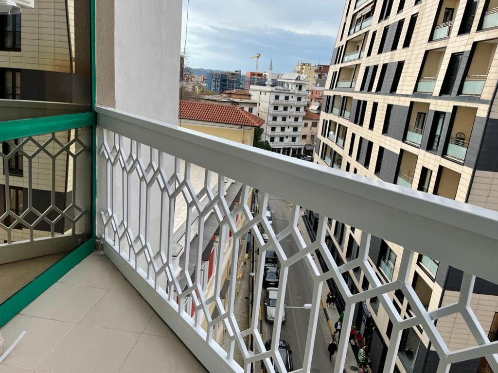 Sun Tower-Center Of Tirana Διαμέρισμα Εξωτερικό φωτογραφία
