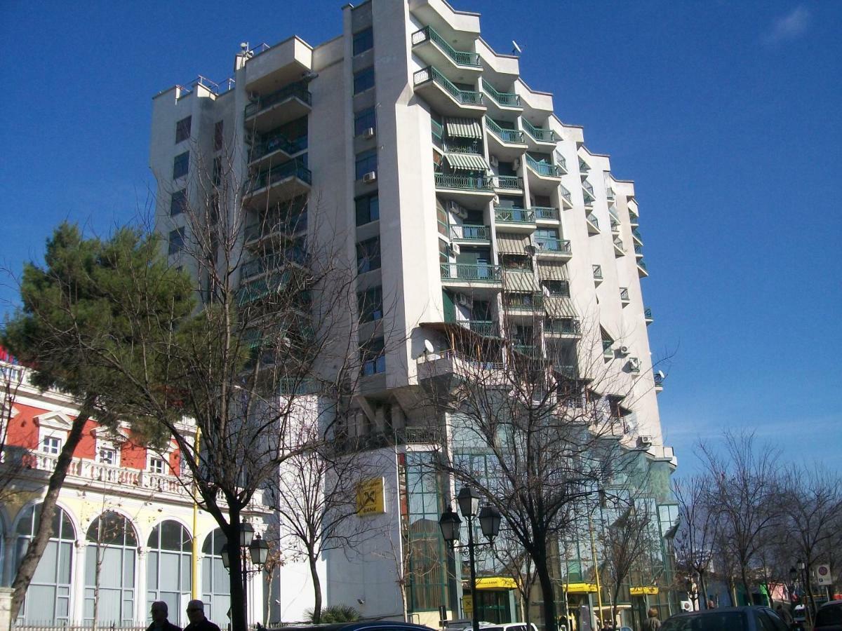 Sun Tower-Center Of Tirana Διαμέρισμα Εξωτερικό φωτογραφία